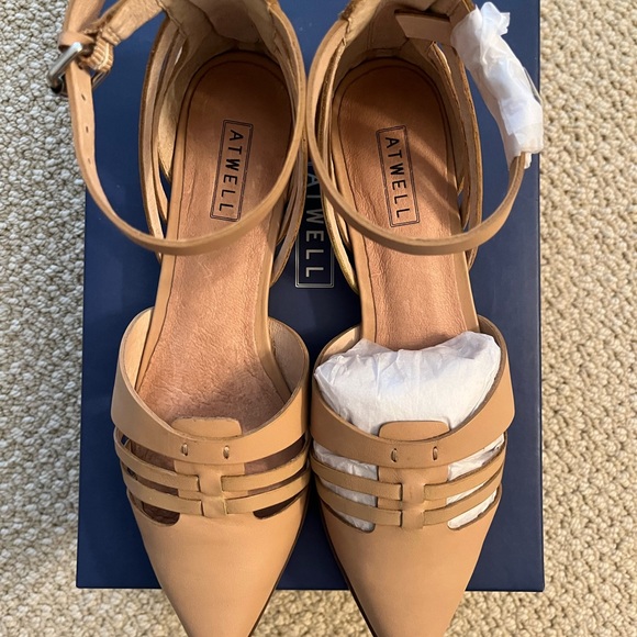 At well Ankle strap flats:New Never Worn . Tan leather size 6 - Picture 2 of 7